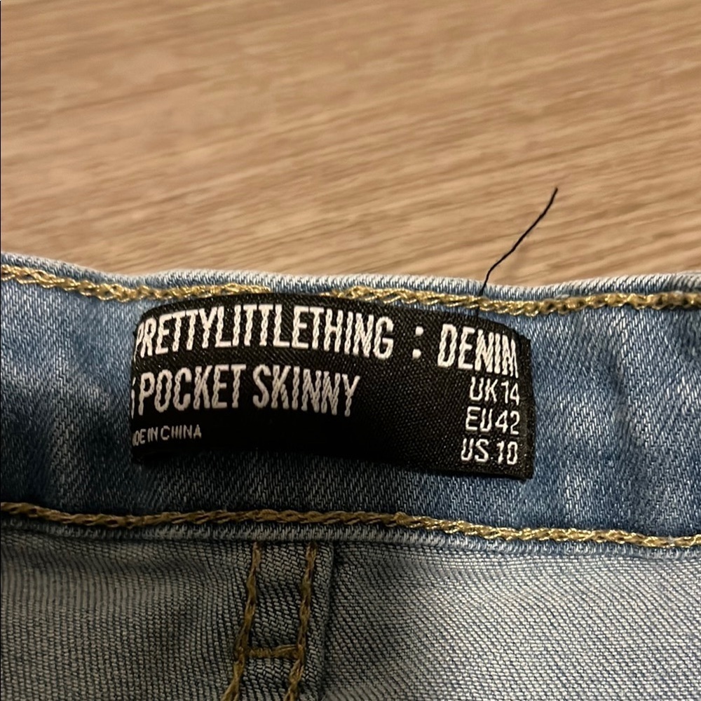 Pretty little things Women's Light Blue Jeans - Picture 5 of 8